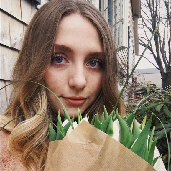 Meet your Posher, Sophia! 🌞 - Picture 1 of 1